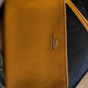 Large double zipper pocket